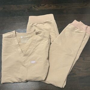 Figs Women's Tan Scrub Set